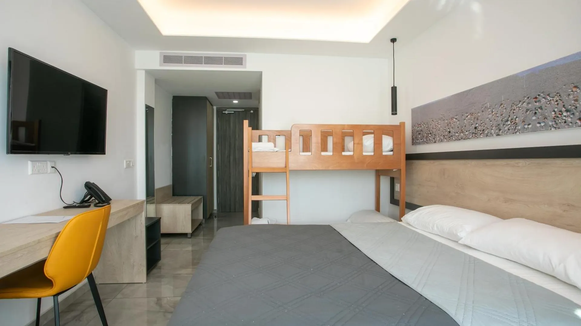 Papouis Protaras Hotel